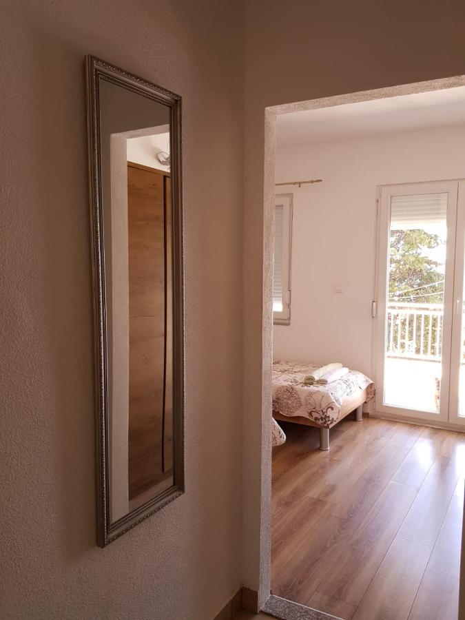 Apartment Mip Tisno Luaran gambar
