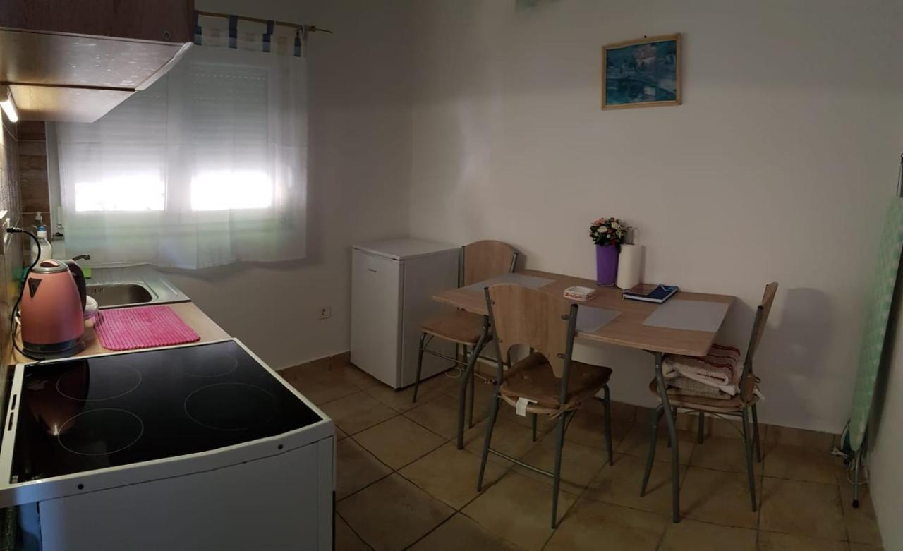 Apartment Mip Tisno Luaran gambar