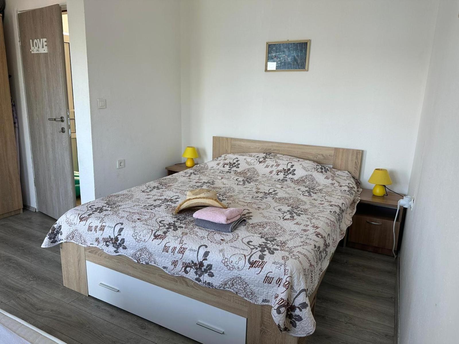 Apartment Mip Tisno Luaran gambar