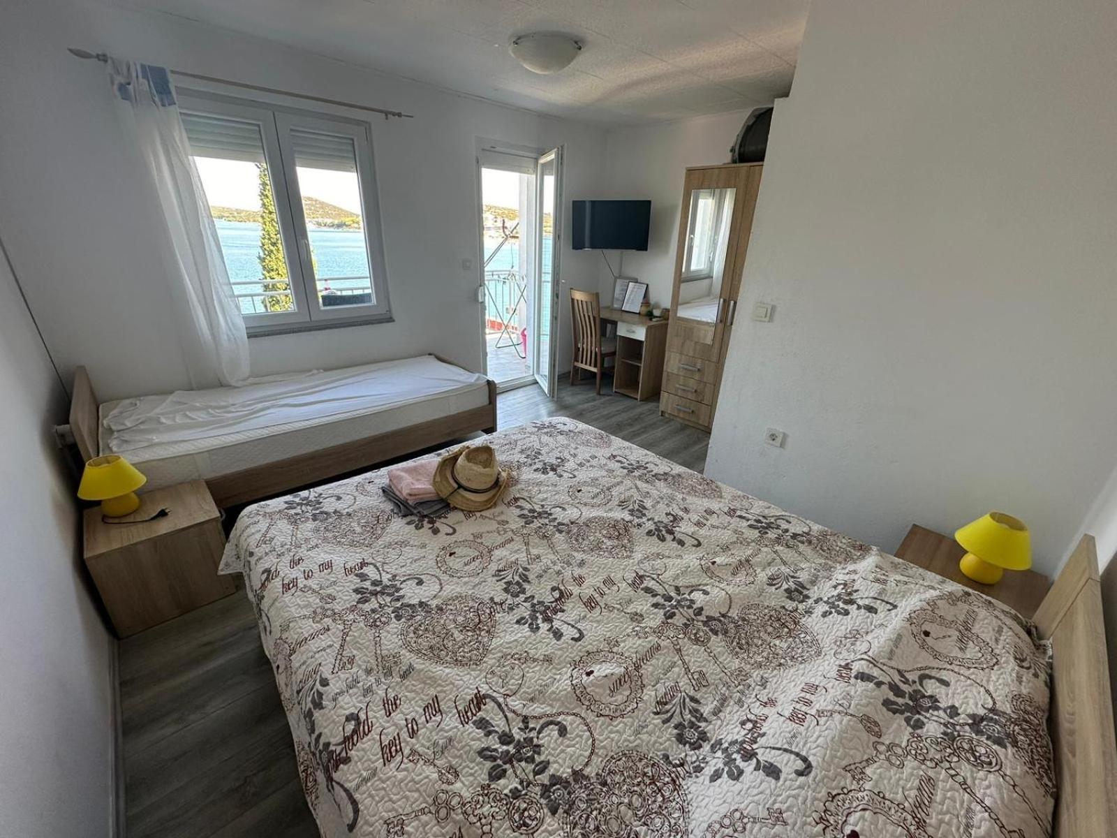 Apartment Mip Tisno Luaran gambar