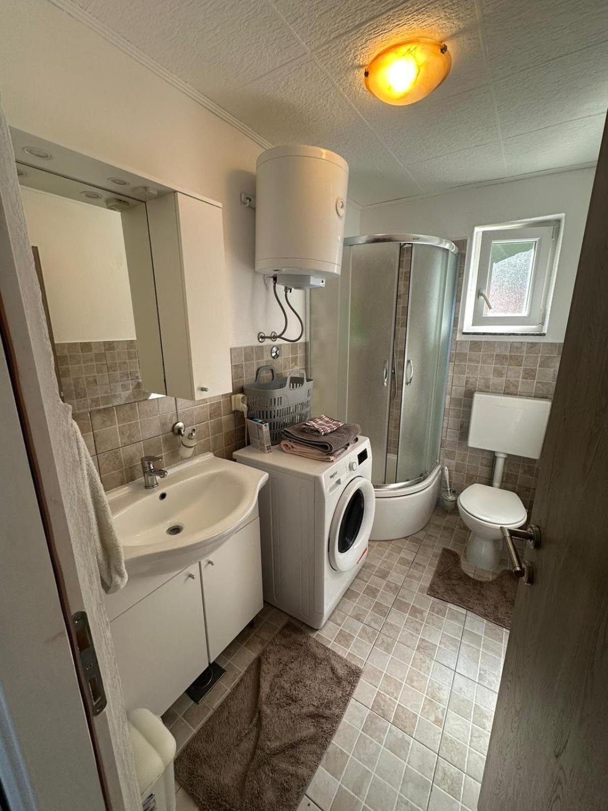 Apartment Mip Tisno Luaran gambar