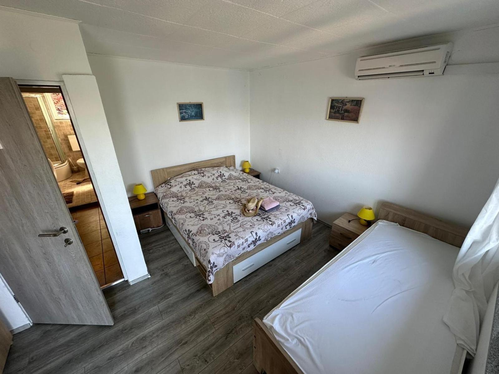 Apartment Mip Tisno Luaran gambar