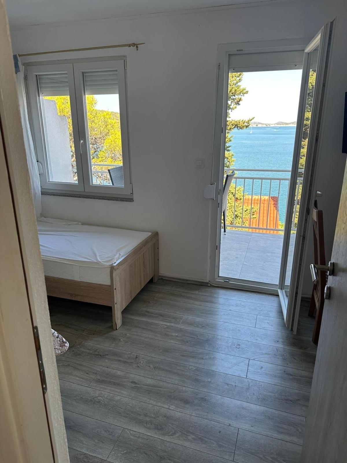 Apartment Mip Tisno Luaran gambar