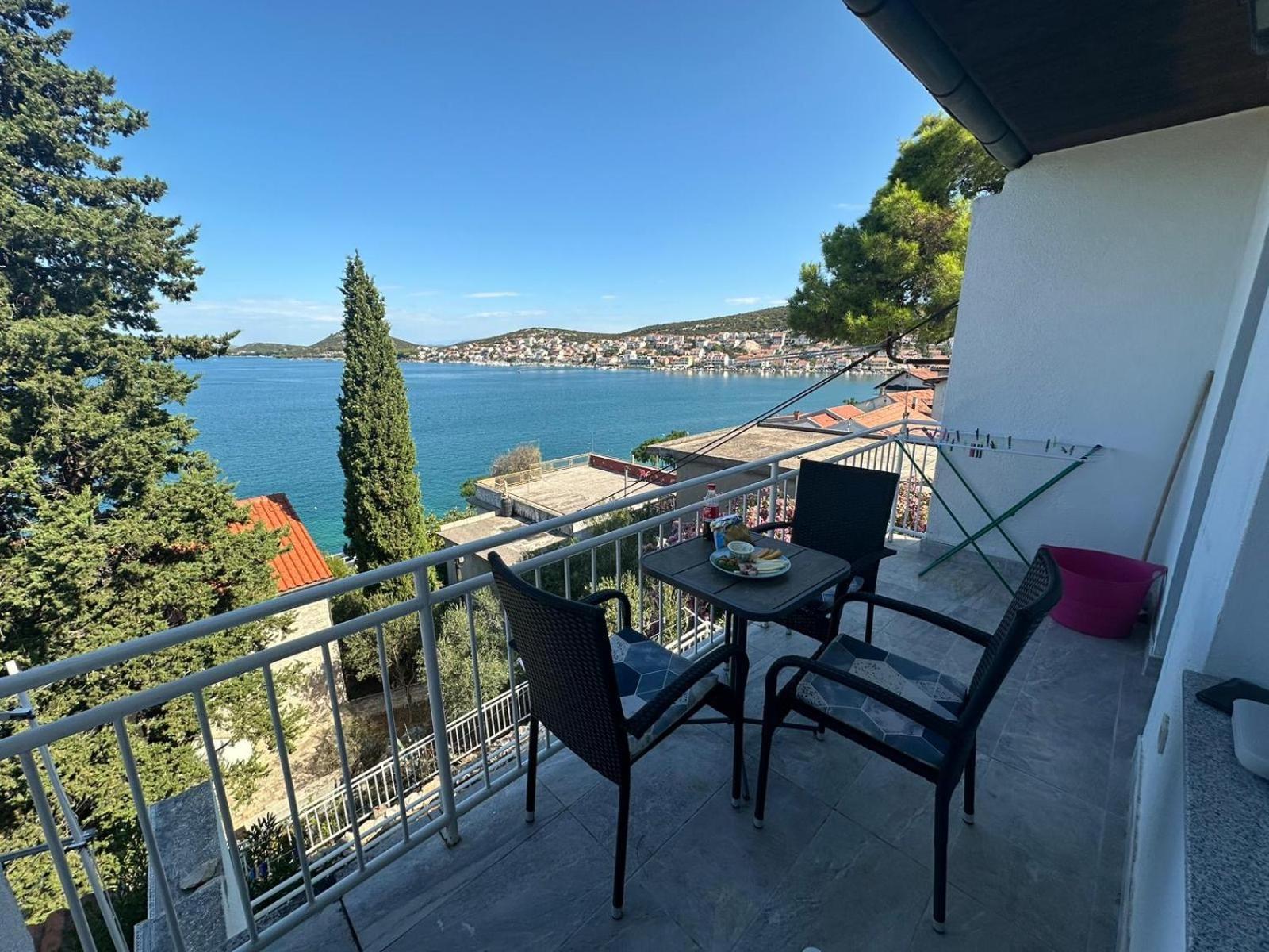 Apartment Mip Tisno Luaran gambar