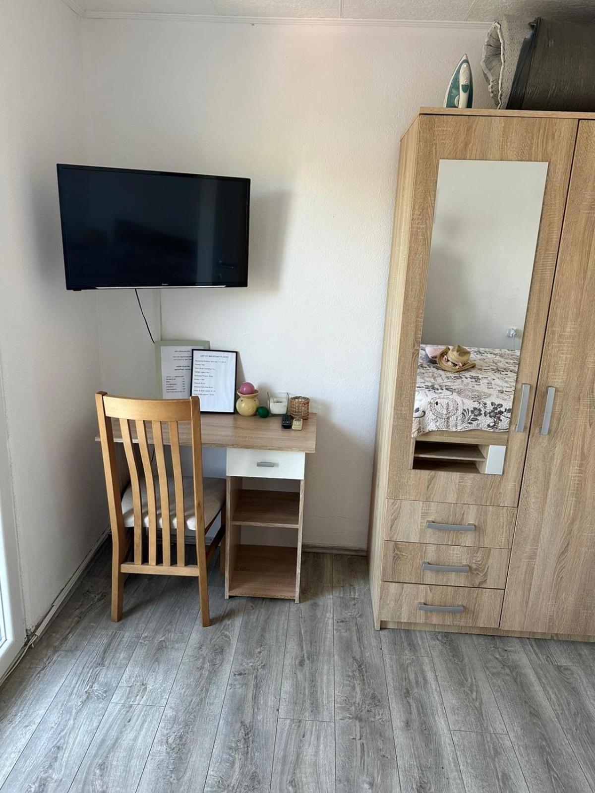 Apartment Mip Tisno Luaran gambar