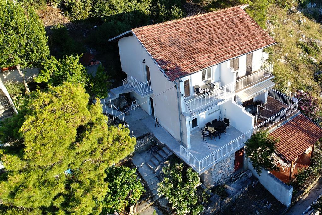 Apartment Mip Tisno Luaran gambar