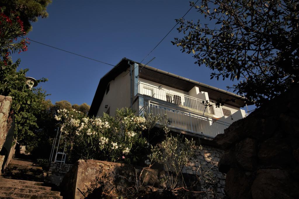 Apartment Mip Tisno Luaran gambar