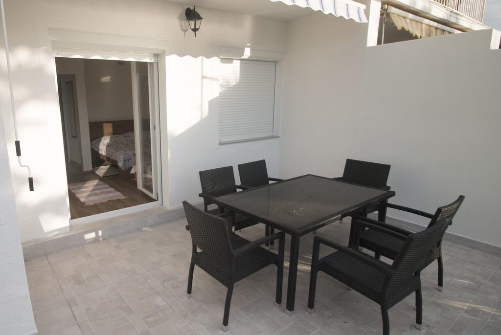 Apartment Mip Tisno Luaran gambar
